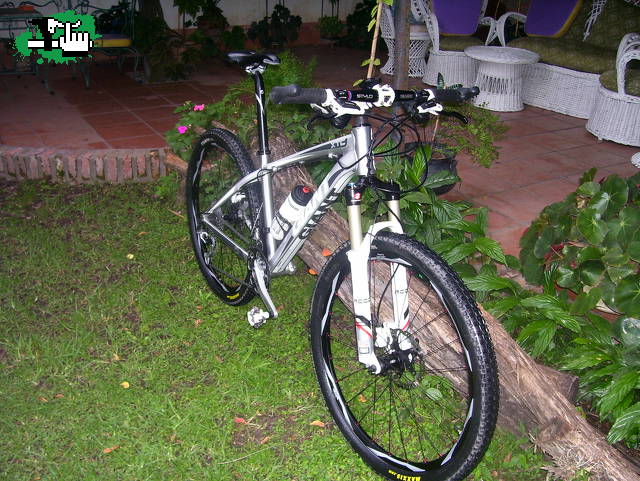 GIANT XTC 2011 con algunas mejoras