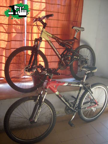 las 2 bike listas para la bajada de la cuesta del niño.