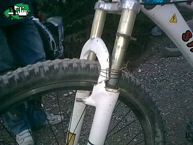 una horquillita rota jaja