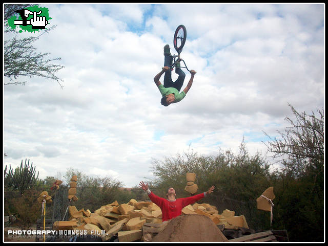 Chino BMX - Backflip