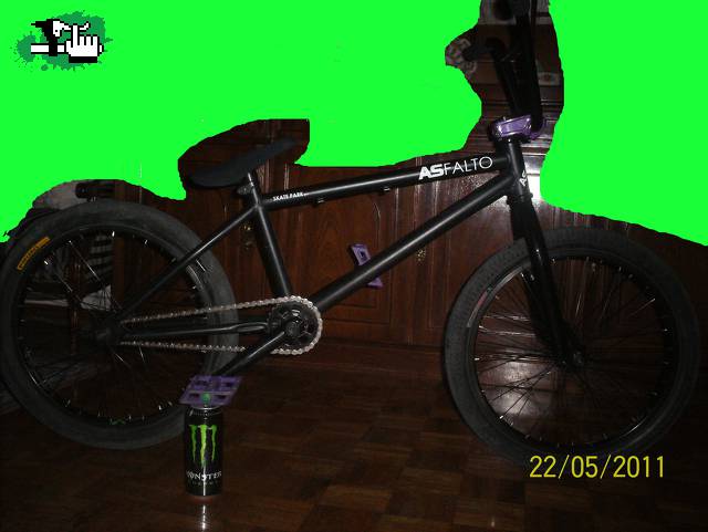 la bike sobre el monster energy