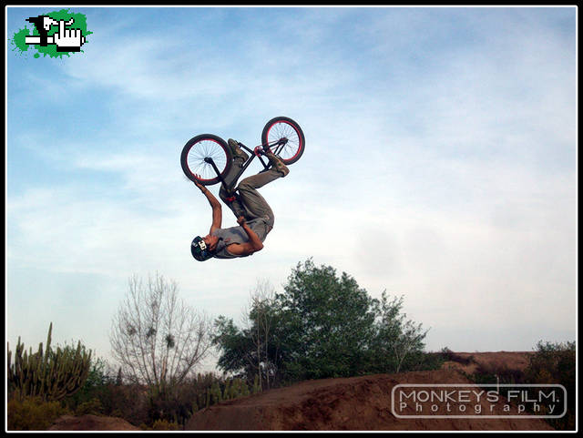 Chino BMX - Flip tire grab