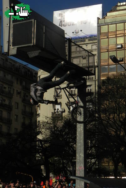 de cabeza en los x-fighters