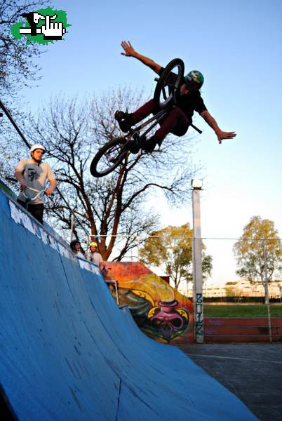 Summum Bar ''Mini Ramp'' [Lanús]