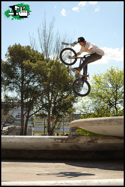 NO HAND EN LA FUENTE