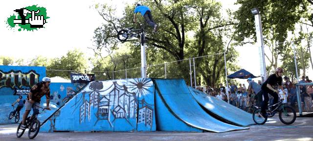 BMX Ghetto Jam 8 & Dirts Session en el Parque Sarmiento los dias 17 y 18 de dic. 2011