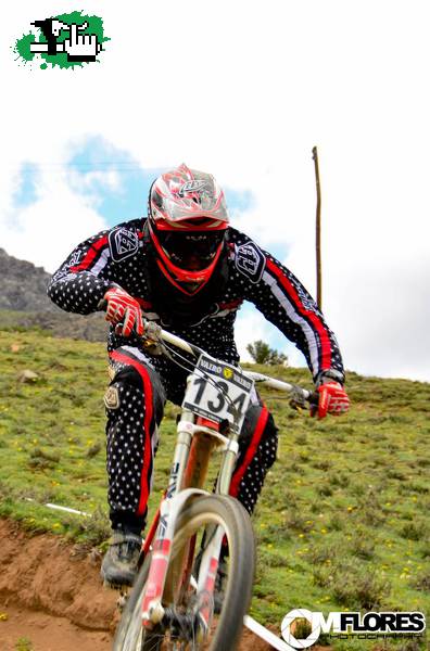 YO EN VALLECITOS CON EL ZK1