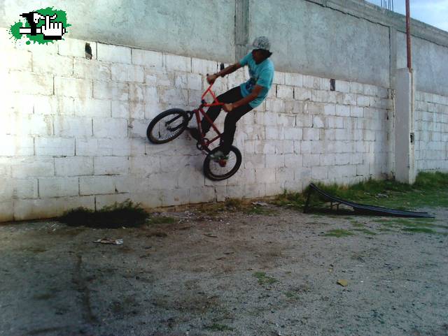 con la kicker