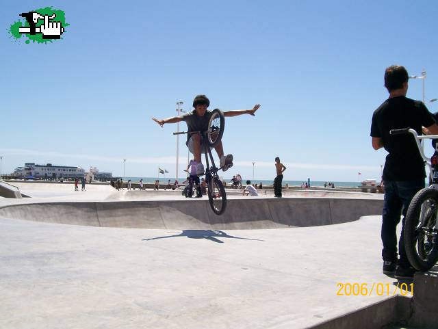 skate park  no hand 