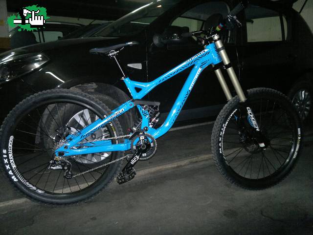 VENDO COMMENCAL SUPREME DH V3