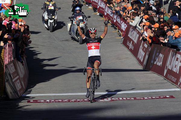 Cancellara gana la monte paschi strade bianche