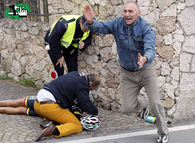 Caída en la Milan-San Remo 2012.