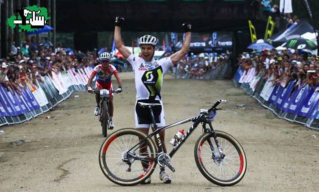 Nino Schurter repite victoria en Pietermaritzburg