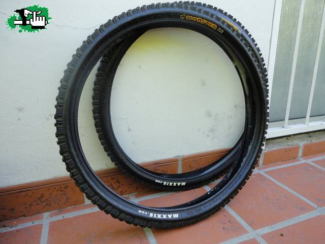 Vendo  MAXXIS MOBSTER
