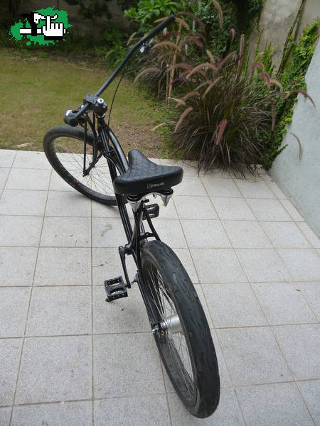 Mi negra de atras