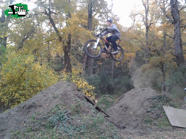 dirt jumping en el A27 + video!!!