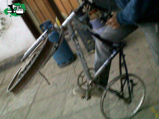Misma bici armada a lo croto