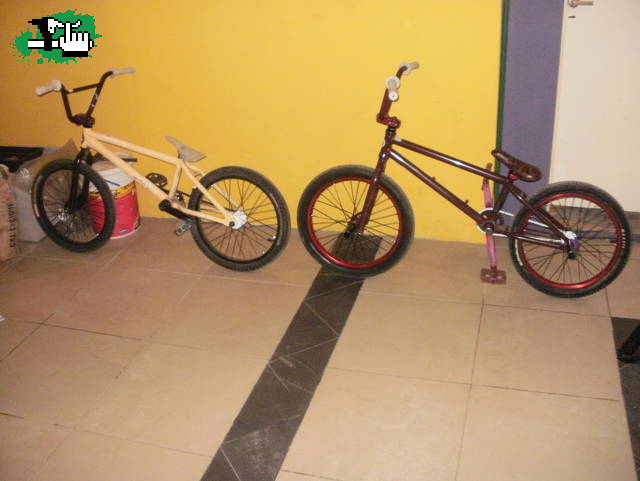 Mi bike y la de un amigo.