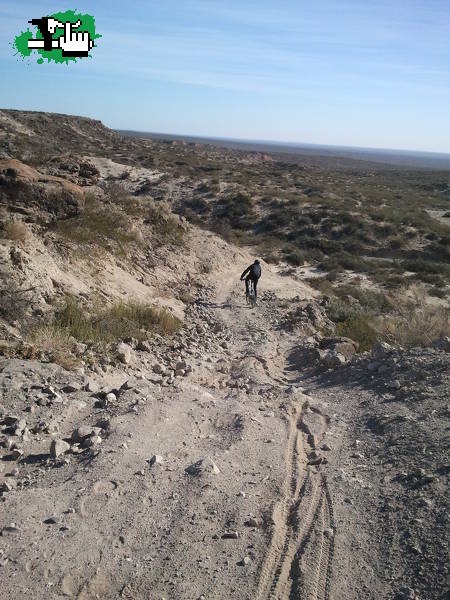 Domingo pedaleando por las "Bardas" del Valle de Río Negro