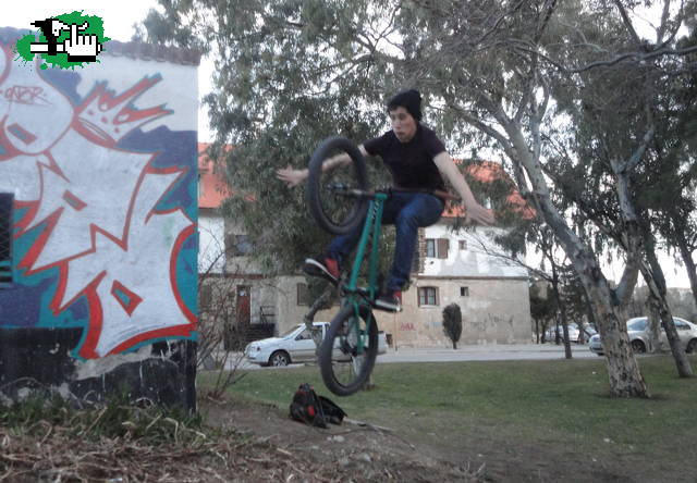 No Hand 