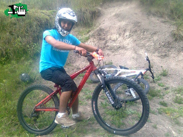 Con un amigo el descenso siempre sera mejor.