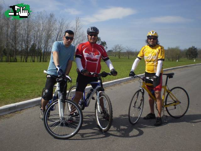Entrenando con amigos 48 km a La Plata !!!