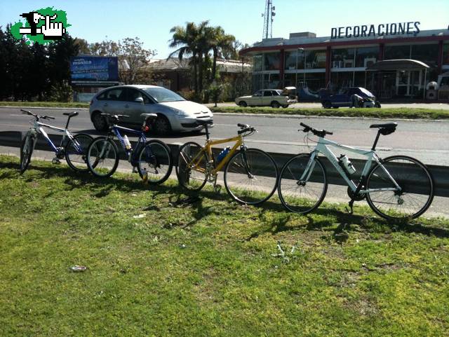Las nenas al costado del camino !!!!