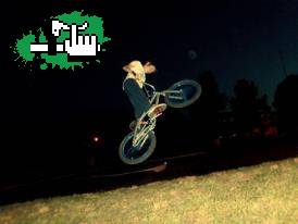 haciendo 180 en la plaza martelli de roque perez