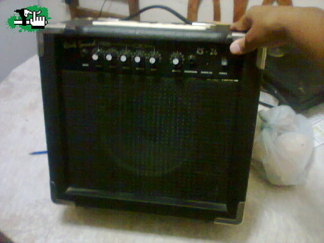 Vendo Decound Amplificador para guitarra.