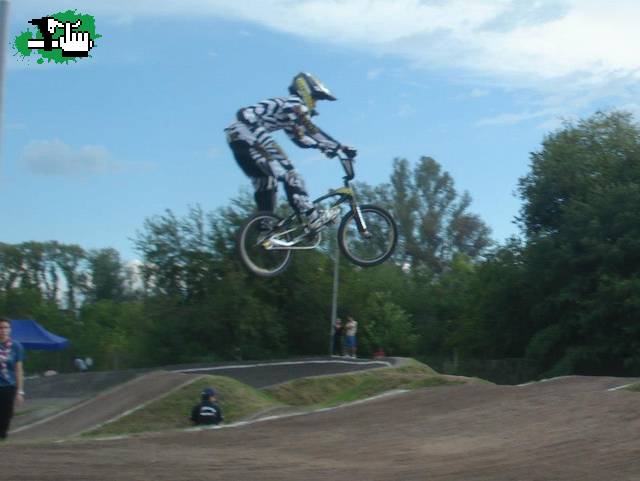 jump whit stay strong bike!!!