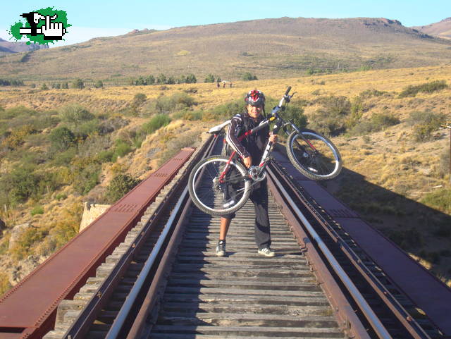 Pedaleada por la estepa patagonica! 