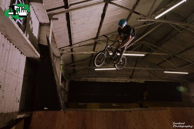 Three sixty barspin