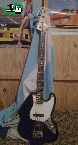 Vendo bajo + amplificador
