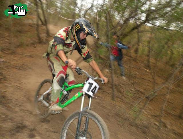 a fondo en la carrera.. 2 en categoria elite!!