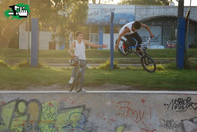 360 ONE HAND, CHOCANDO LOS 5