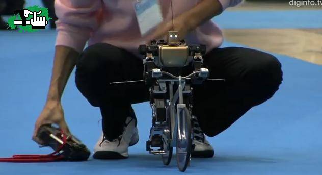 Robot Ciclista!!! impresionante estos orientales