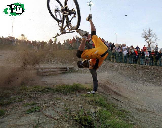 BREAK DANCE
