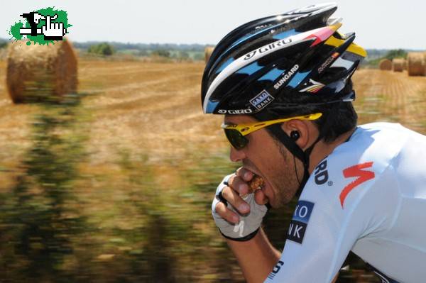 Qu comen los ciclistas del Tour de Francia?