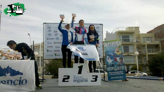 Mi jermu y su tercer puesto en el podio de la Vuelta Ballenas. en Puerto Madryn, Chubut, Argentina