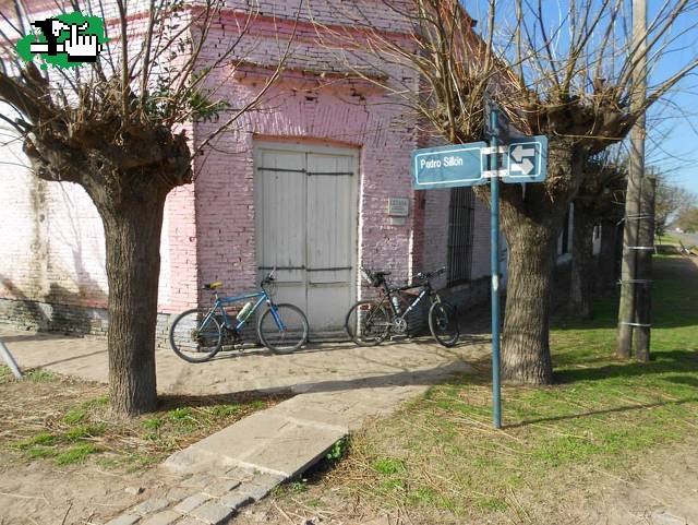 C Keen - Azcuenaga - SA Giles - V Espil - C Keen