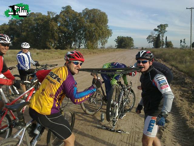 ojo con tirar la goma en el entrenamiento!!! en Ezeiza, Buenos Aires, Argentina