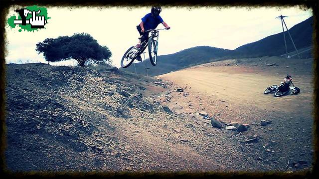 un quequeño salto al estilo rampage..