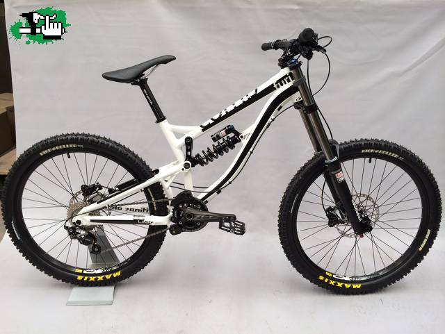 Zenith Furi Comp 2013 versiones y cuadro. de cepidh DH Descenso, Freeride Zenith Furi Comp 2013 versiones y cuadro.