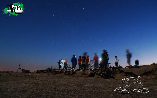 al mal tiempo...salen nocturnas frescas de verano.