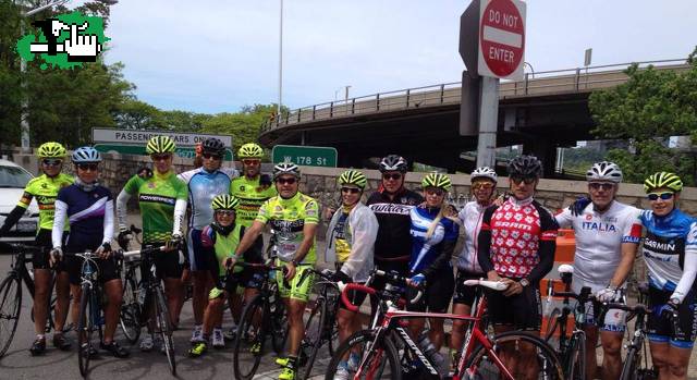 Merida REACTO ruta roja blanca y negra