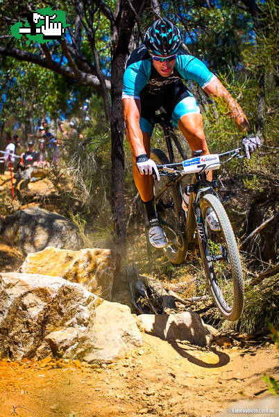 Jared Graves vence en un XCO