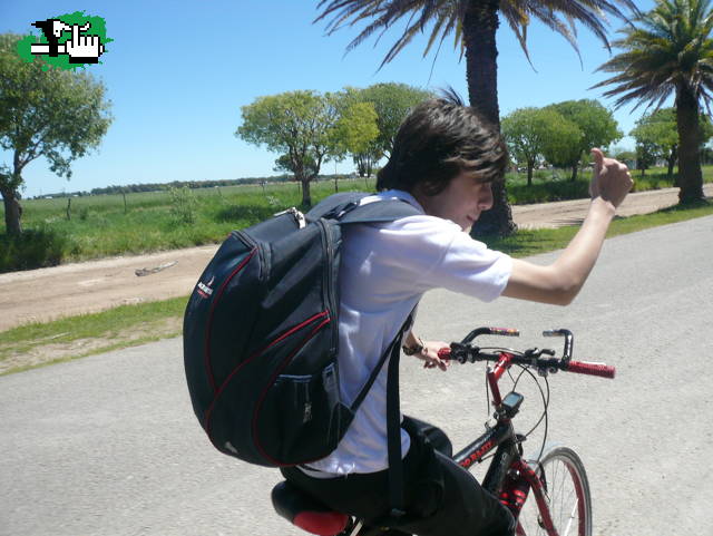 No corro, desfilo...