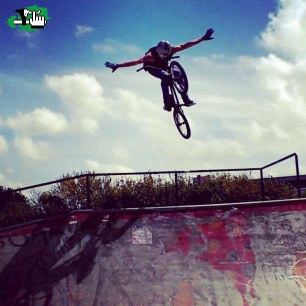 360 no hand al quarter en Avellaneda Skatepark