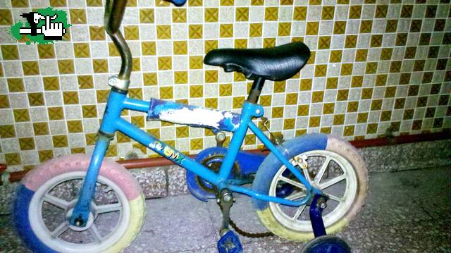 Juntando bicis para los chicos...