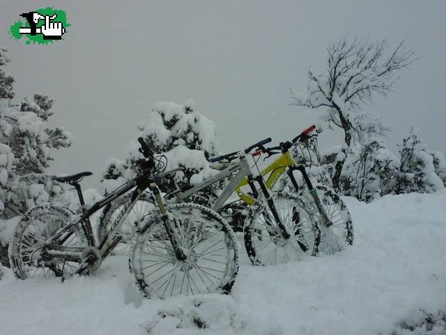 Cerro otto, Bariloche a full descenso con nieve.